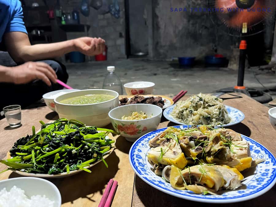 Sapa: Private The Most Beautiful Terraced Fields Trekking - Ta Van and the Giay cultural connection