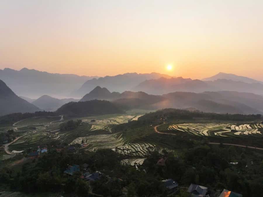 Sapa Trekking Private Tour With Ethnic Female Tour Guide - Moving into Muong Hoa Valley