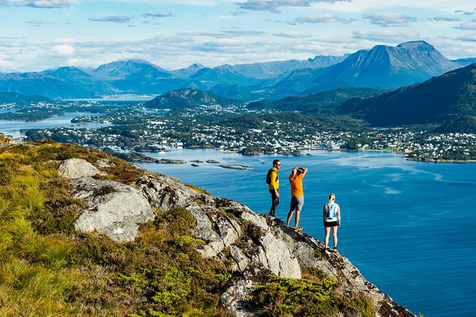 Seakayak And Hike in Ålesund - Starting at Notenesgata in central Ålesund