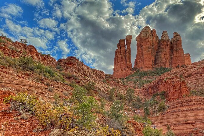 Sedona Creekside of Cathedral Rock Hike With a Private Guide - Photo stops, plant life, and local attention