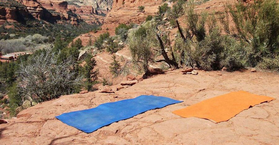 Sedona: Vortex Yoga Hiking Half-Day - Yoga, Qigong, and meditation on natural ground