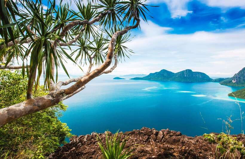 Semporna: Bohey 3 Islands Hike, Snorkel/Dive Tour with Lunch - Bohey Dulang, the reason to get up early
