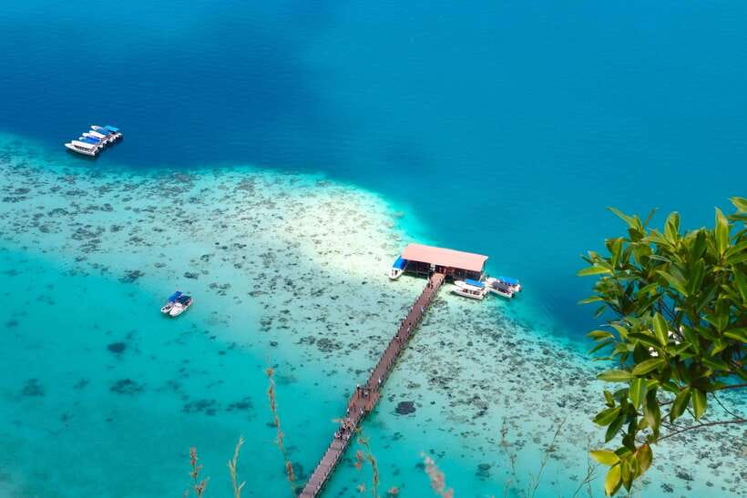 Semporna: Bohey 3 Islands Hike, Snorkel/Dive Tour with Lunch - Sibuan is the quieter final water stop