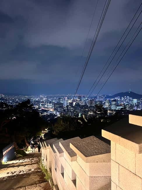 Seoul: Inwangsan Sunset Hike with Guide - Key points at a glance