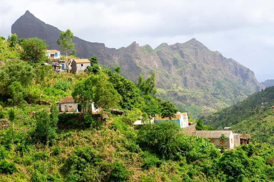 Serra Malagueta: Principal Valley Hike & Lunch with Locals - Lunch with a family in Mato Dento
