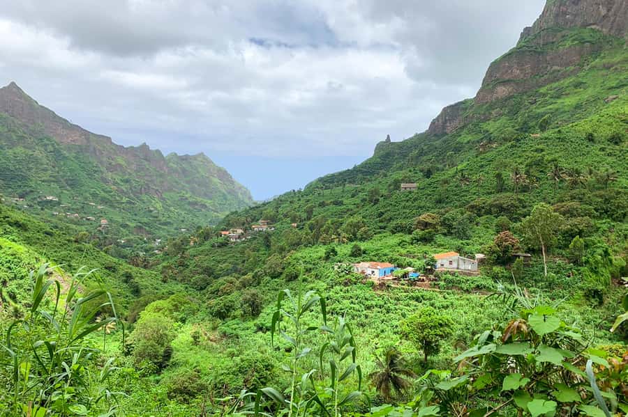 Serra Malagueta: Principal Valley Hike & Lunch with Locals - Principal Dam and the east-coast drive home