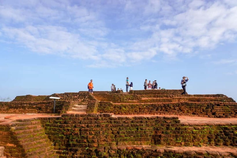 Sigiriya Lion Rock Hike & Minneriya National Park Safari - Choosing between Minneriya, Kaudulla, Gal Oya, and Hurulu