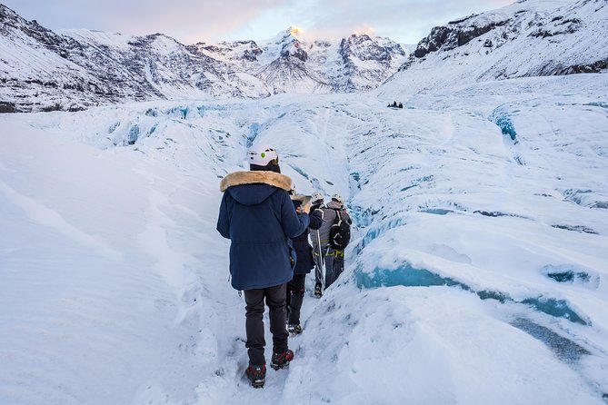 Skaftafell: Blue Ice Cave & Glacier Hike on Vatnajökull - The 20-minute ride to the glacier
