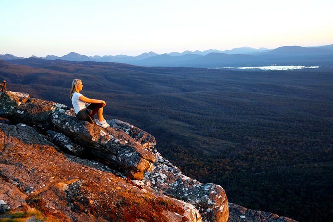 Small-Group Grampians Great Wildlife Escape Day Trip with Hiking - Leaving Melbourne and stopping in Beaufort