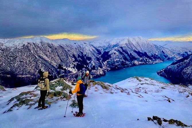 Snowshoe hiking in Bergen - Public tour - The summit view depends on the sky