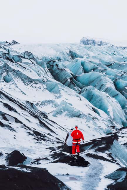 Sólheimajökull: Blue Ice Glacier Hike near Vík (Easy) - Meeting the guide at the yellow school bus