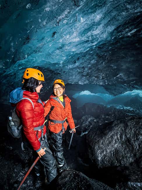 Sólheimajökull: Glacier Hike and Blue Ice Cave Tour - Entering the blue ice cave
