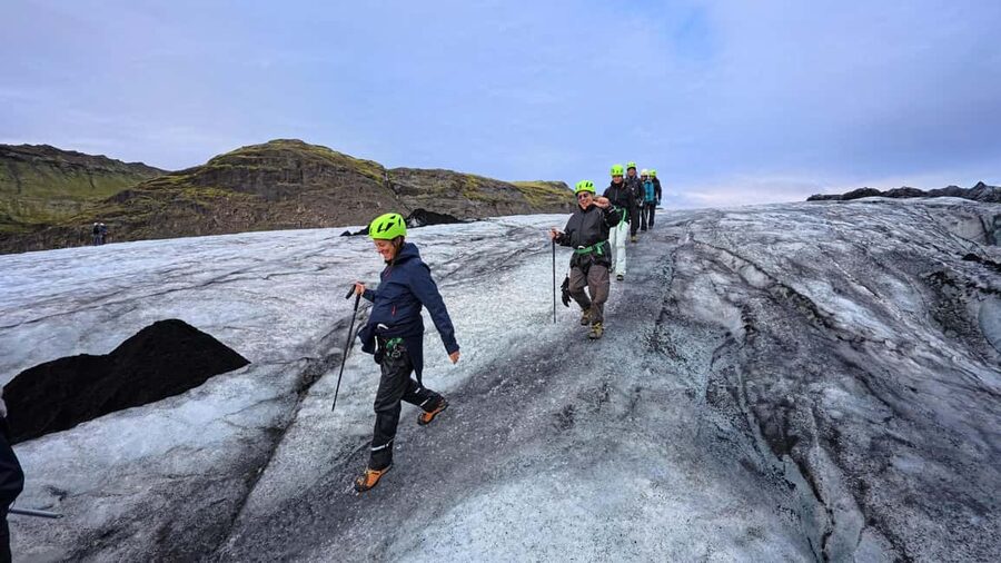 Sólheimajökull: Glacier Hike and Ice Cave Tour - The return route and the value of 210 minutes