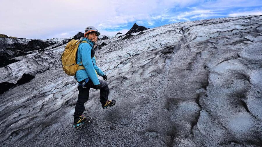 Sólheimajökull: Glacier Hike and Ice Cave Tour - Who should book this glacier hike?