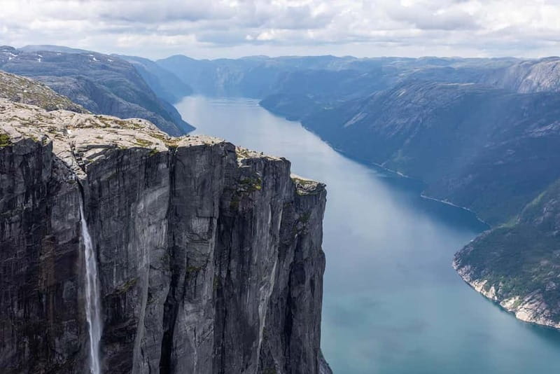 Stavanger: Kjerag Summer Hike with Packed Lunch - The gear that will make the day better