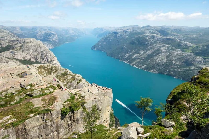 Stavanger: Lysefjorden Cruise and Preikestolen Hike - A full day from Stavanger to Preikestolen