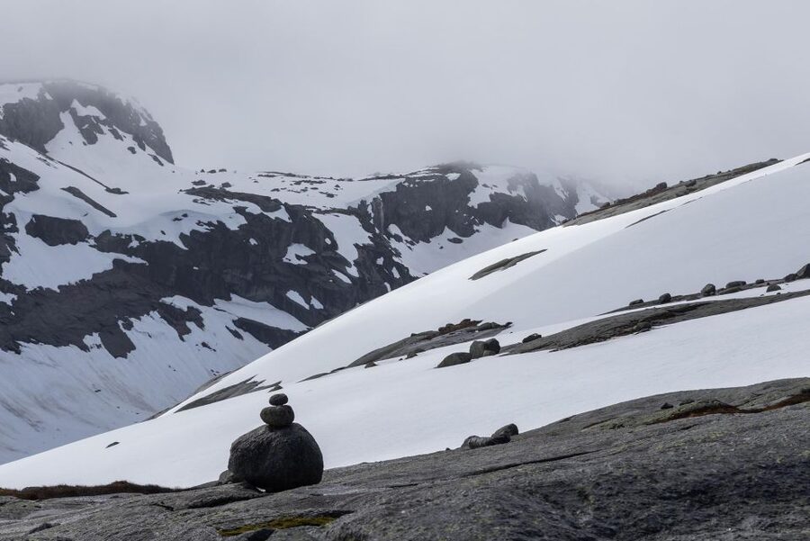 Stavanger: Off-Season Hike to Kjerag + Packed Lunch - What to wear and carry for an off-season hike