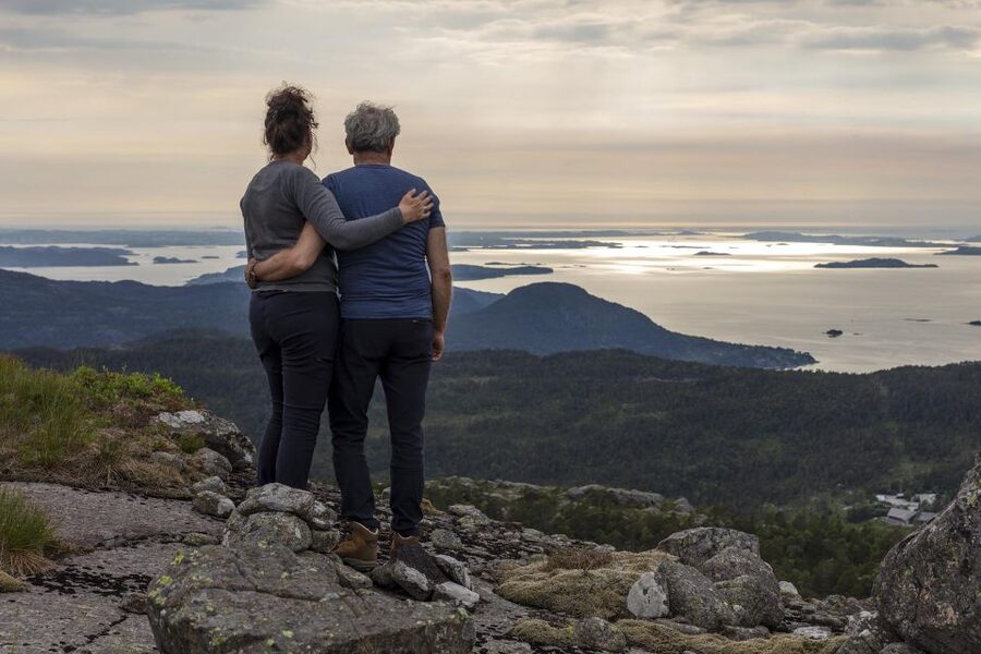 Stavanger: Preikestolen Classic Hike and Side Trail - Key points to know before booking