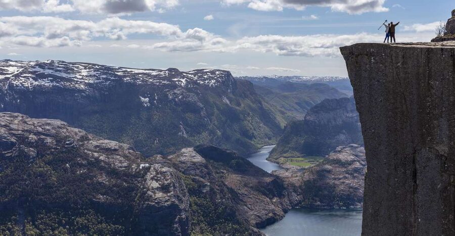 Stavanger: Preikestolen Classic Hike and Side Trail - From Stavanger pickup to the trailhead