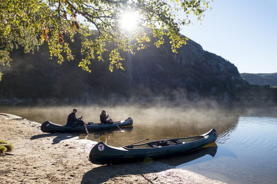 Stavanger: Preikestolen Hidden Trail Hike + Canoe + Lunch - What it is like at Preikestolen