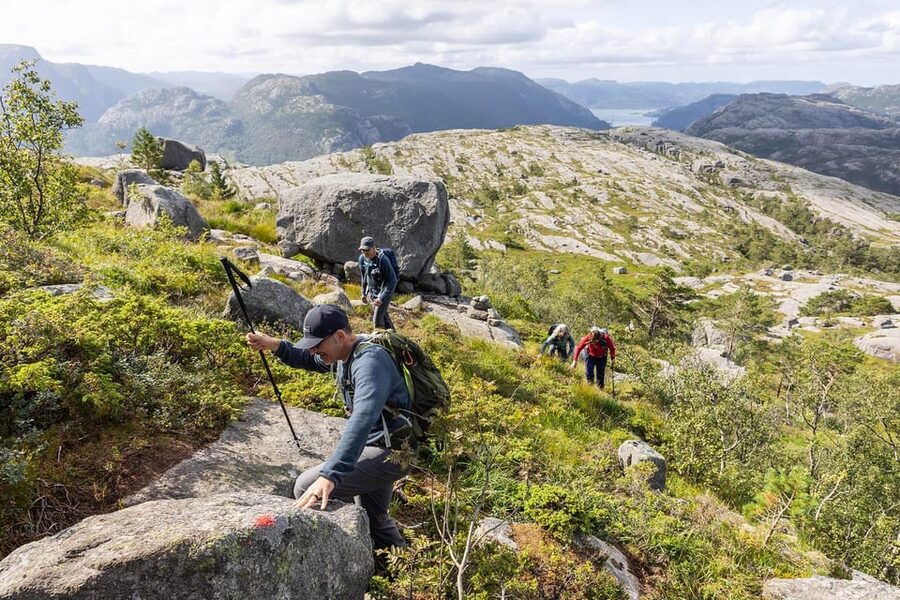 Stavanger: Preikestolen Hidden Trail Hike + Canoe + Lunch - Who should book this hike?