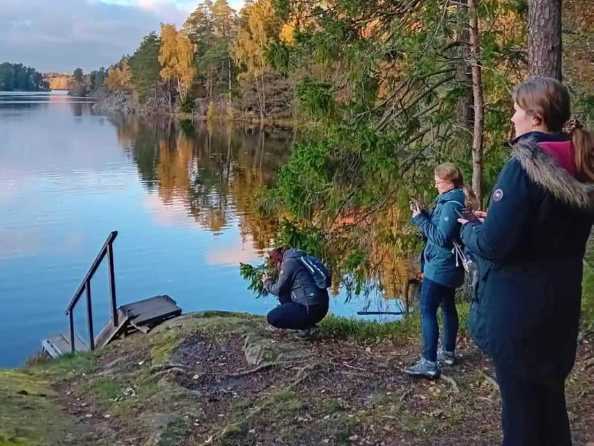 Stockholm: Sunset Hike in Tyresta National Park with Meal - Small groups and guide quality