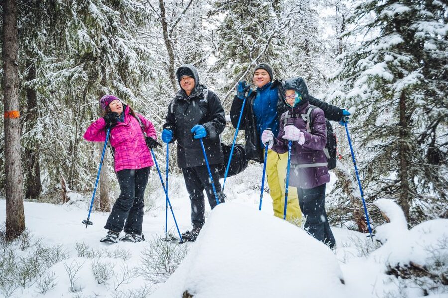 Stockholm: Winter Snowshoe Full-Day Hike - Crossing frozen lakes with care