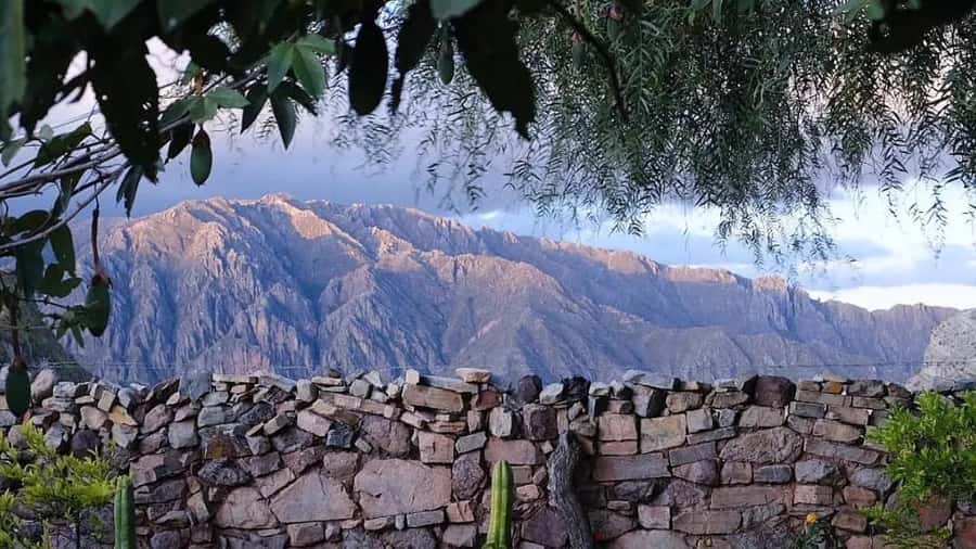 Sucre: 2 days trek in Inca Trails and the Crater de Maragua - Guides, group size, and the value of local knowledge