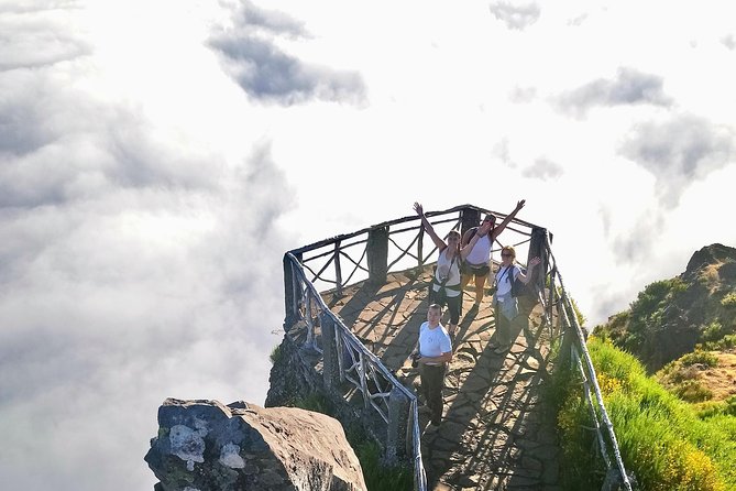Sunrise Guided Hike PR1 Pico do Areeiro Pico Ruivo small group - Who should book this experience?