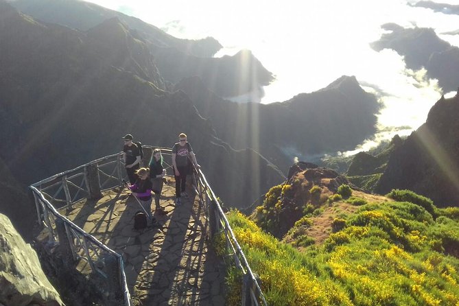 Sunrise Guided Hike PR1 Pico do Areeiro Pico Ruivo small group - The hike from Pico do Areeiro to Pico Ruivo