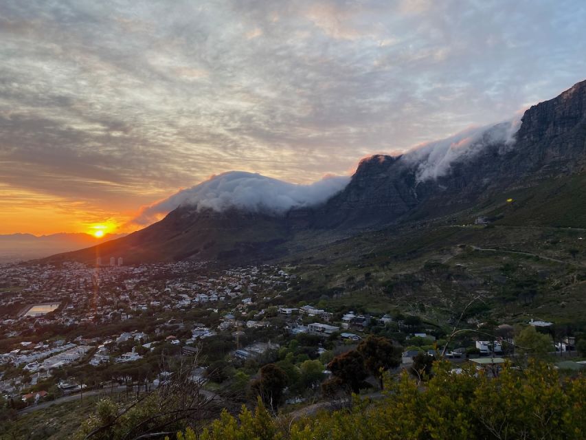 Sunrise & Sunset Lion's Head Hike + Hotel Pick-Up - Guides who make the climb easier