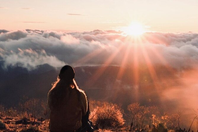 Sunrise Transfer To Pico Do Arieiro, Hike To Pico Ruivo & Return From Teixeira - What the small van changes