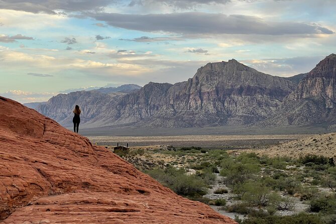 Sunset Hike and Photography Tour near Red Rock with Optional 7 Magic Mountains - The photo service is a real part of the value