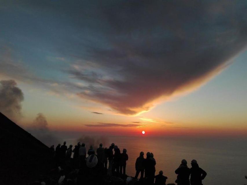 Sunset Trekking on vulcano Stromboli - The 400-metre viewpoint and the Sciara del Fuoco