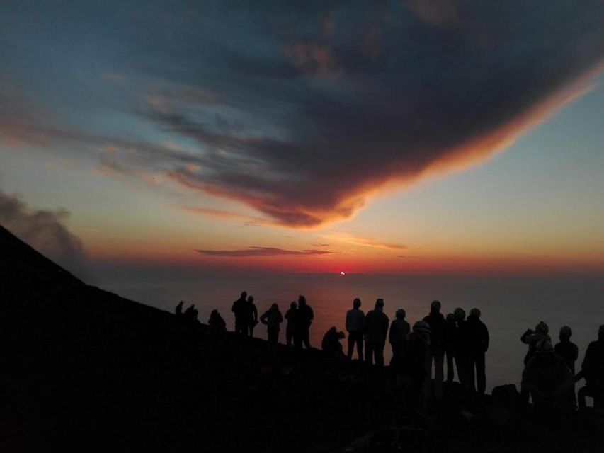 Sunset Trekking on vulcano Stromboli - The descent by Punta Labronzo