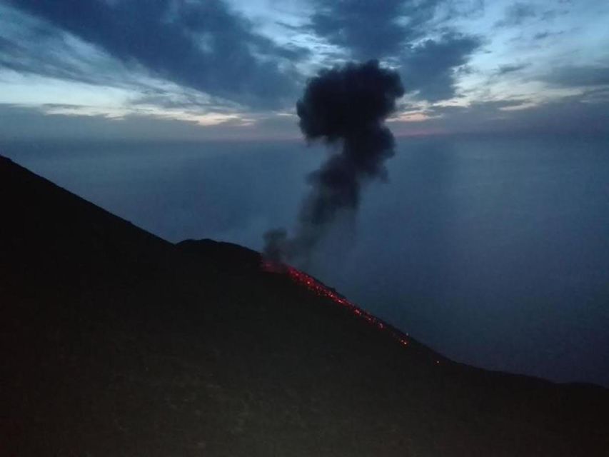 Sunset Trekking on vulcano Stromboli - English guiding, group atmosphere, and service