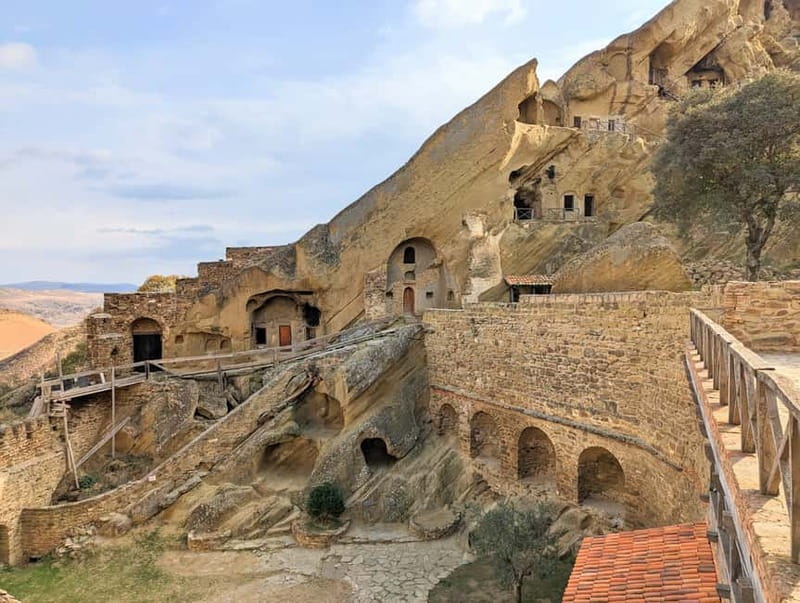 Tbilisi: Real Adventure – Gareja & Rainbow Desert 4x4 + Hike - Lunch in Udabno, with wine as an optional extra
