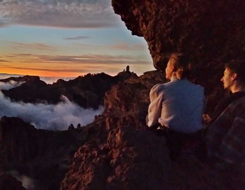 Tejeda: Sunset & Night Sky Guided Astronomy Hiking Tour - Walking toward Ventana del Nublo