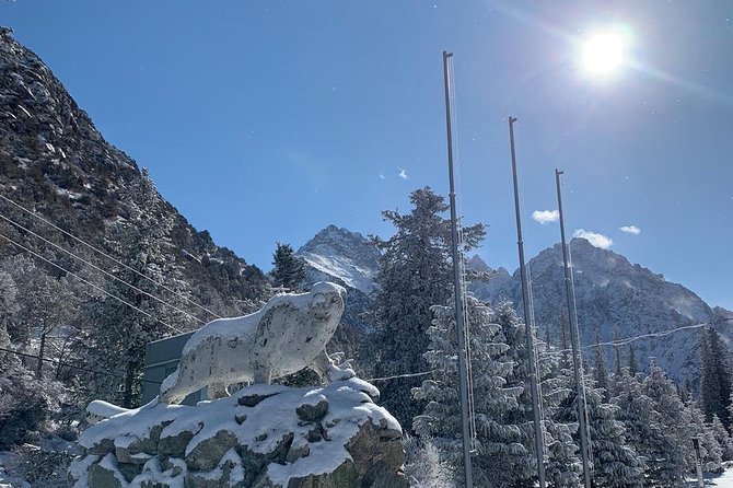 The dazzling winter hike at the Ala Archa National Park - Starting at Ala Archa Gorge