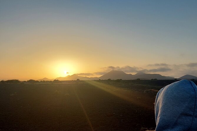 Trekking in the Volcanoes Natural Park in a small group - A picnic with Canarian flavor