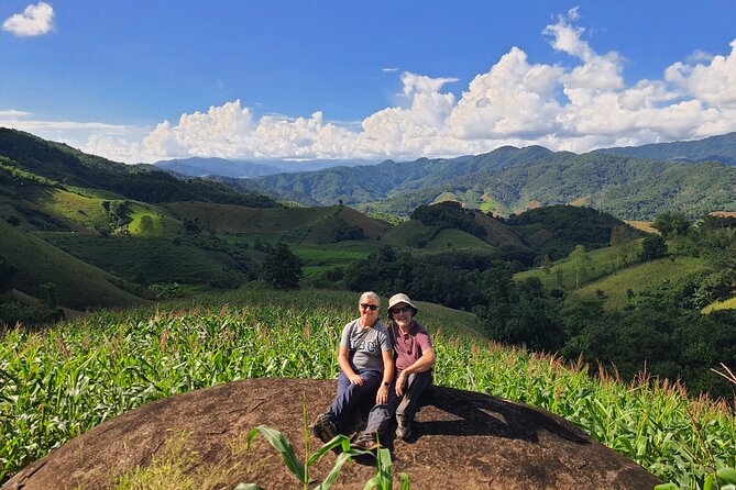 Trekking with Lunch cooked by Bamboo in the Chiang Rai jungle - How the bamboo lunch works
