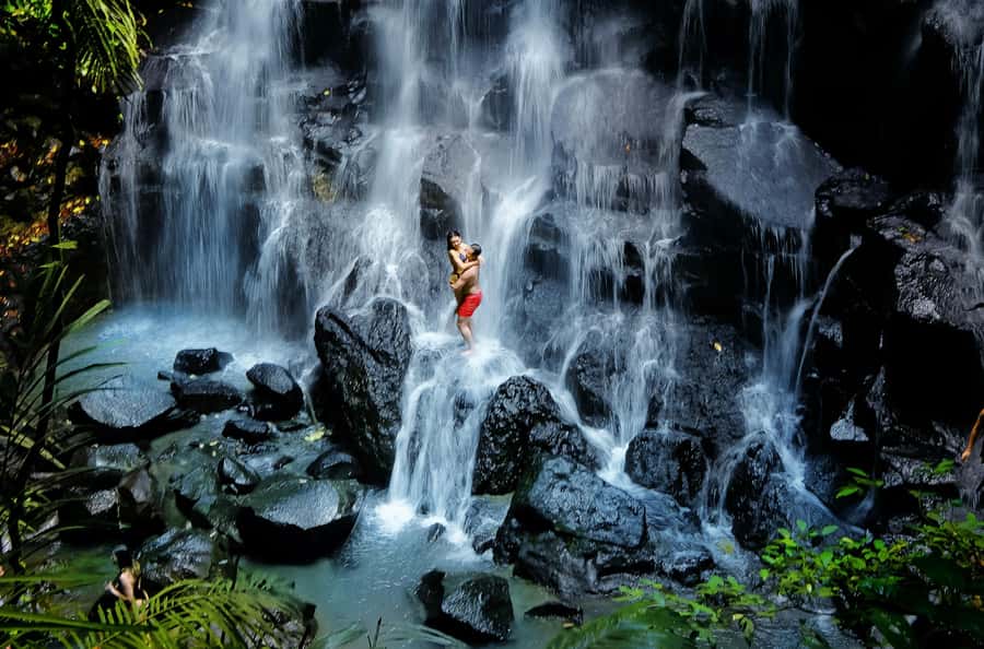 Ubud: Rice Terrace, Holy Water Temple & Waterfalls Trek Tour - Tirta Empul and the meaning of the holy springs
