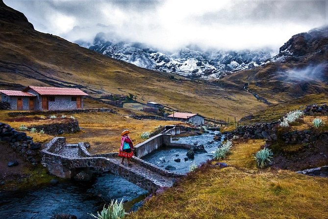 Ultimate Lares Trek & Inca Trail 5 days - Day 3: Descending to Huaran and sleeping in Ollantaytambo