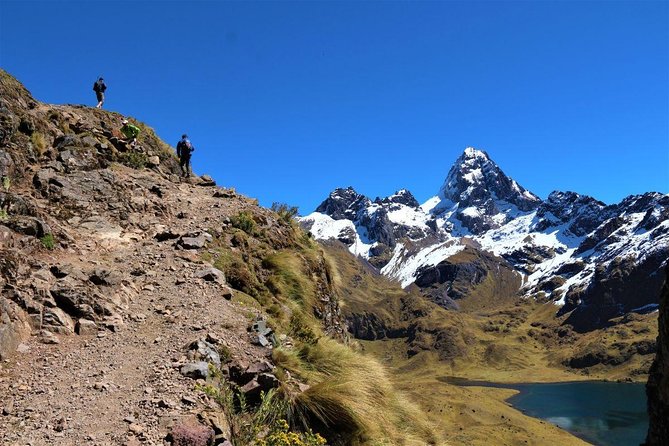 Ultimate Lares Trek & Inca Trail 5 days - The people who make camp work