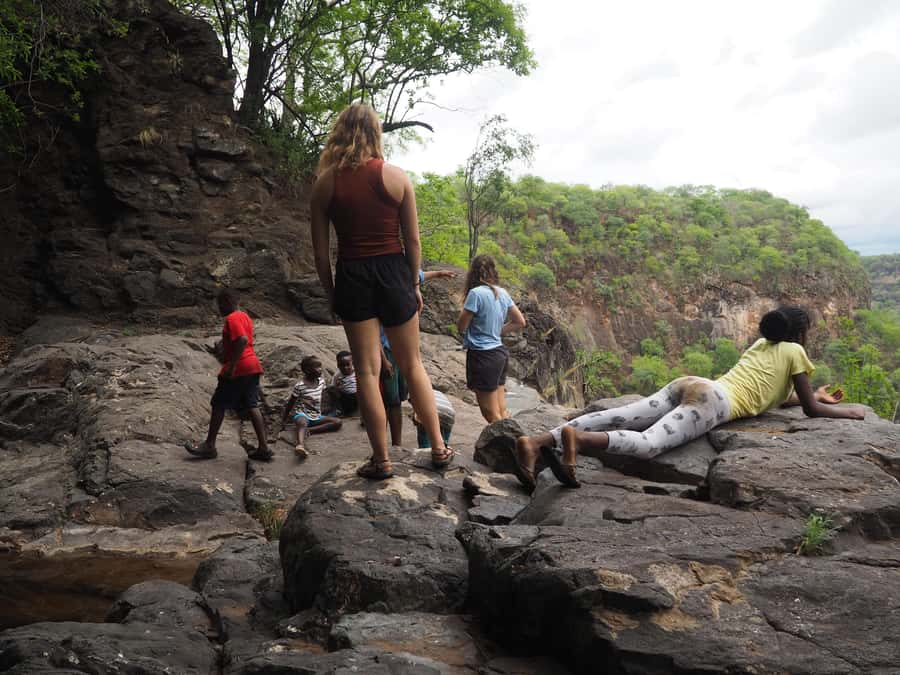 Victoria Falls Gorge Hike & Farm to Table Village Lunch - Heat, clothing, and practical preparation