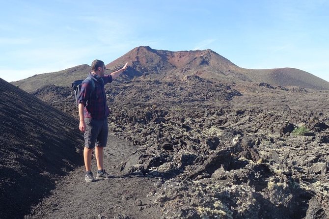 Volcano Trekking Tour (Timanfaya eruptions) - Guides who make the geology easier to understand
