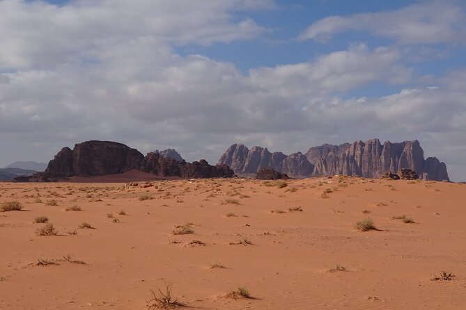 Wadi Rum Mountain Hike: Umm Ad Dami, highest point of Jordan + Jeep tour & Lunch - Wadi Sabet and the old Bedouin caves