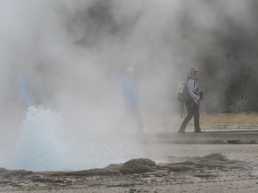 Yellowstone: Upper Geyser Basin Hike with Lunch - Old Faithful, Old Faithful Inn, and the famous part of the day